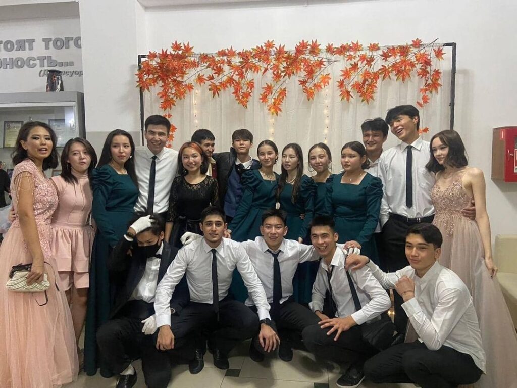 photo5407006355992196955