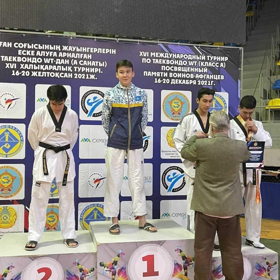 photo5407006355992196966