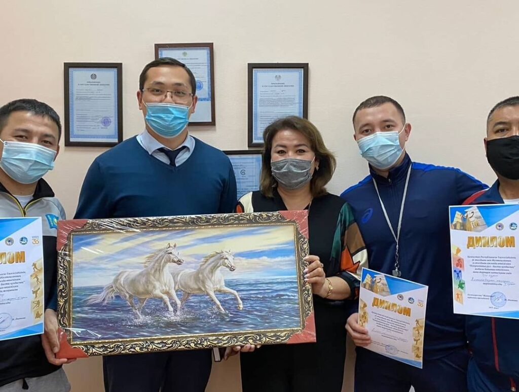 photo5407006355992196986