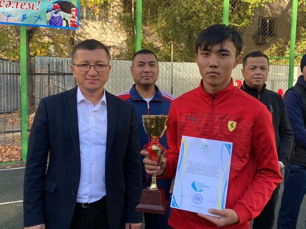 photo5372930613746712336